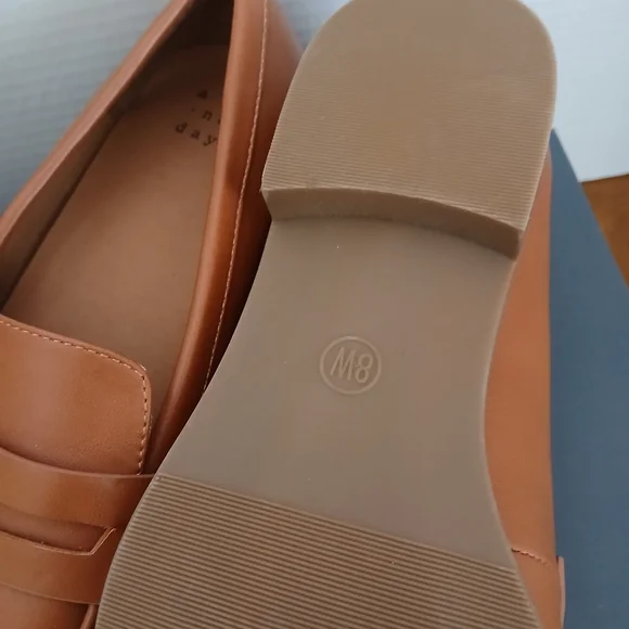A New Day Brand New Brown Loafers Size 8W - Picture 8 of 8